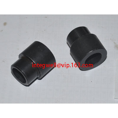 Idler puller spigot / puller axis / pressure roller axis