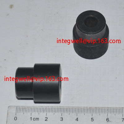 Idler puller spigot / puller axis / pressure roller axis