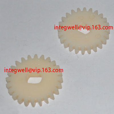 Change gear / weft feeding gear / yarn feeding gear