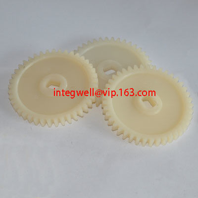 Change gear / weft feeding gear / yarn feeding gear