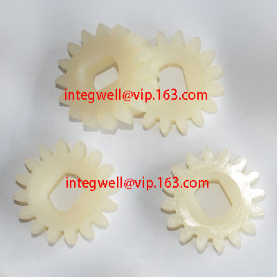 Change gear / weft feeding gear / yarn feeding gear