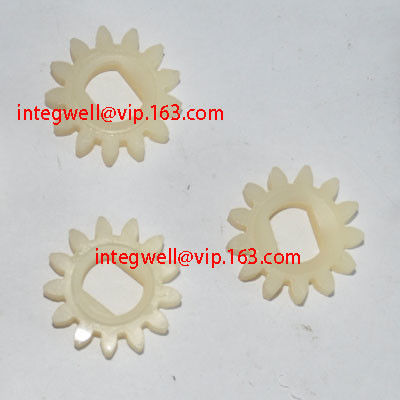 Change gear / weft feeding gear / yarn feeding gear